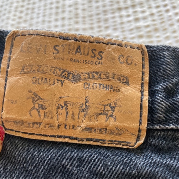 ❌SOLD❌Vtg Levis 901 High Waisted Tapered Jeans 26” - Picture 8 of 9